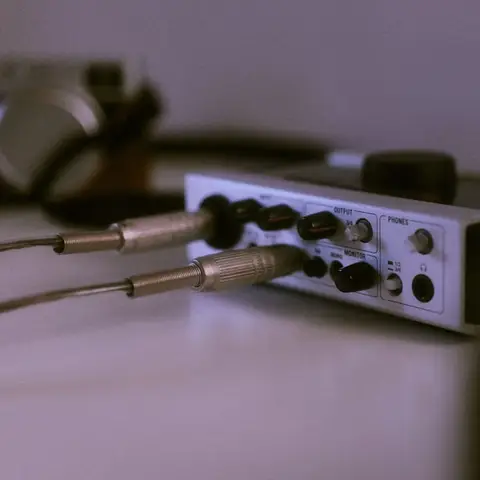 2-In Audio Interface, from the sample home studio board.